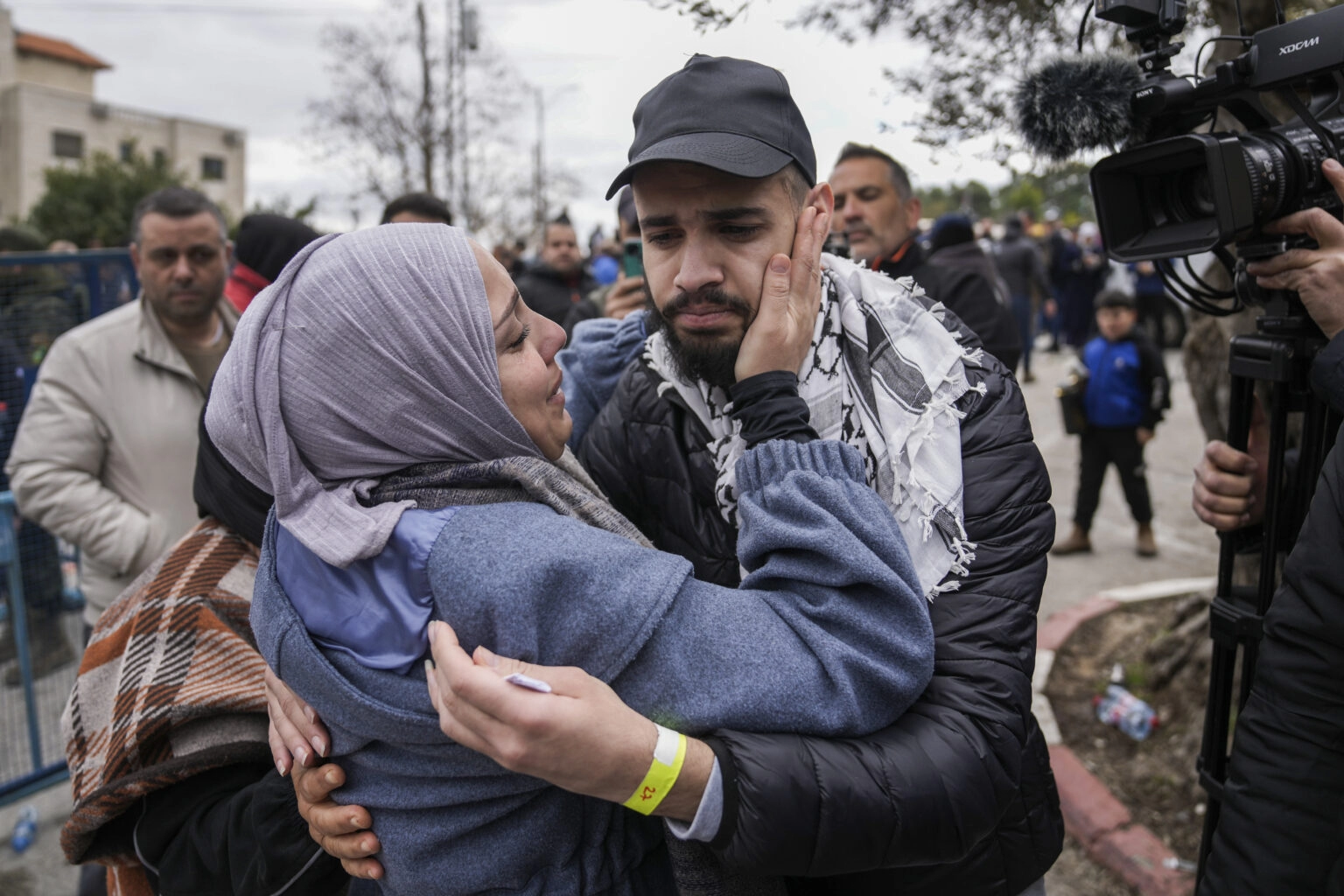 Izrael oslobodio 183 Palestinca nakon puštanja troje izraelskih taoca